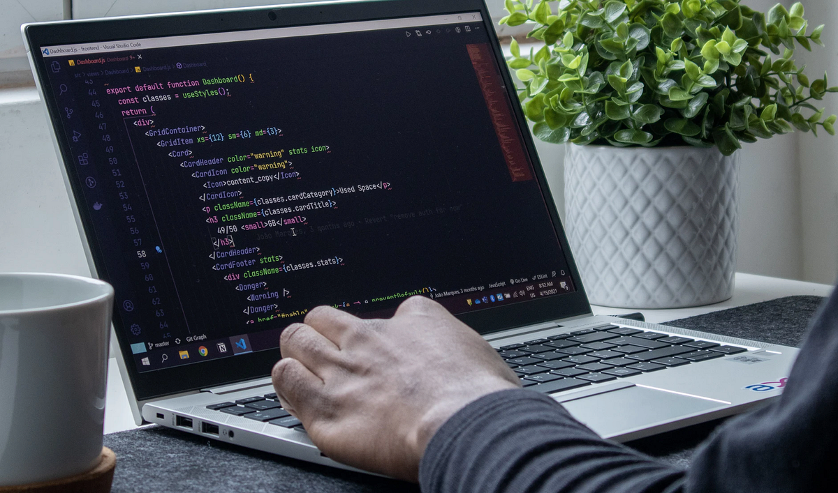 React: Creando Interfaces de Usuario Dinámicas y Eficientes